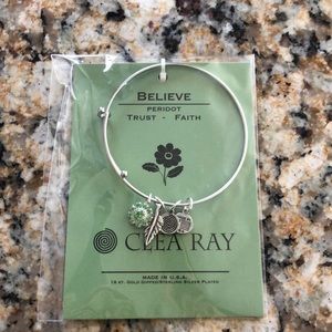 NWT clea Ray peridot bracelet
